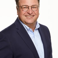 Für Robert Unfried, Geschäftsleiter medi Deutschland, steht beim führenden Branchentreff das Erleben im Fokus: Das Fachpublikum kann die Produkte von medi live ausprobieren und auch die Verbundenheit des Netzwerkes wieder hautnah spüren!  Für Robert Unfried, Geschäftsleiter medi Deutschland, steht beim führenden Branchentreff das Erleben im Fokus: Das Fachpublikum kann die Produkte von medi live ausprobieren und auch die Verbundenheit des Netzwerkes wieder hautnah spüren!
