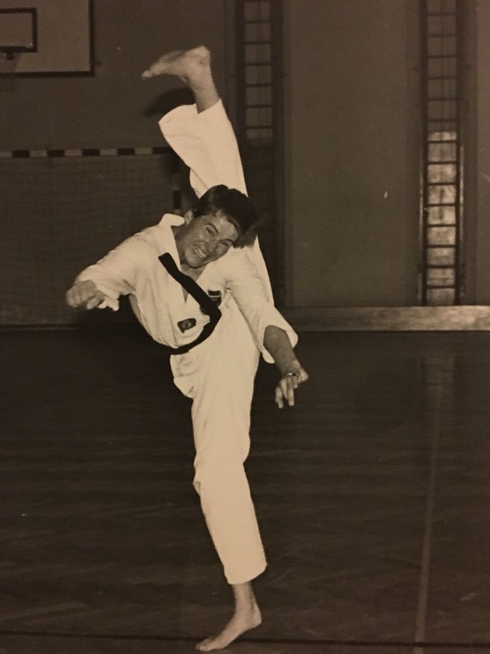 Taekwon-Do, 3. Dan (1987): Trotz vollständiger Fußheberschwäche erreichte Stephan Scherzer den Schwarzgurt und nahm an internationalen Wettkämpfen teil. 