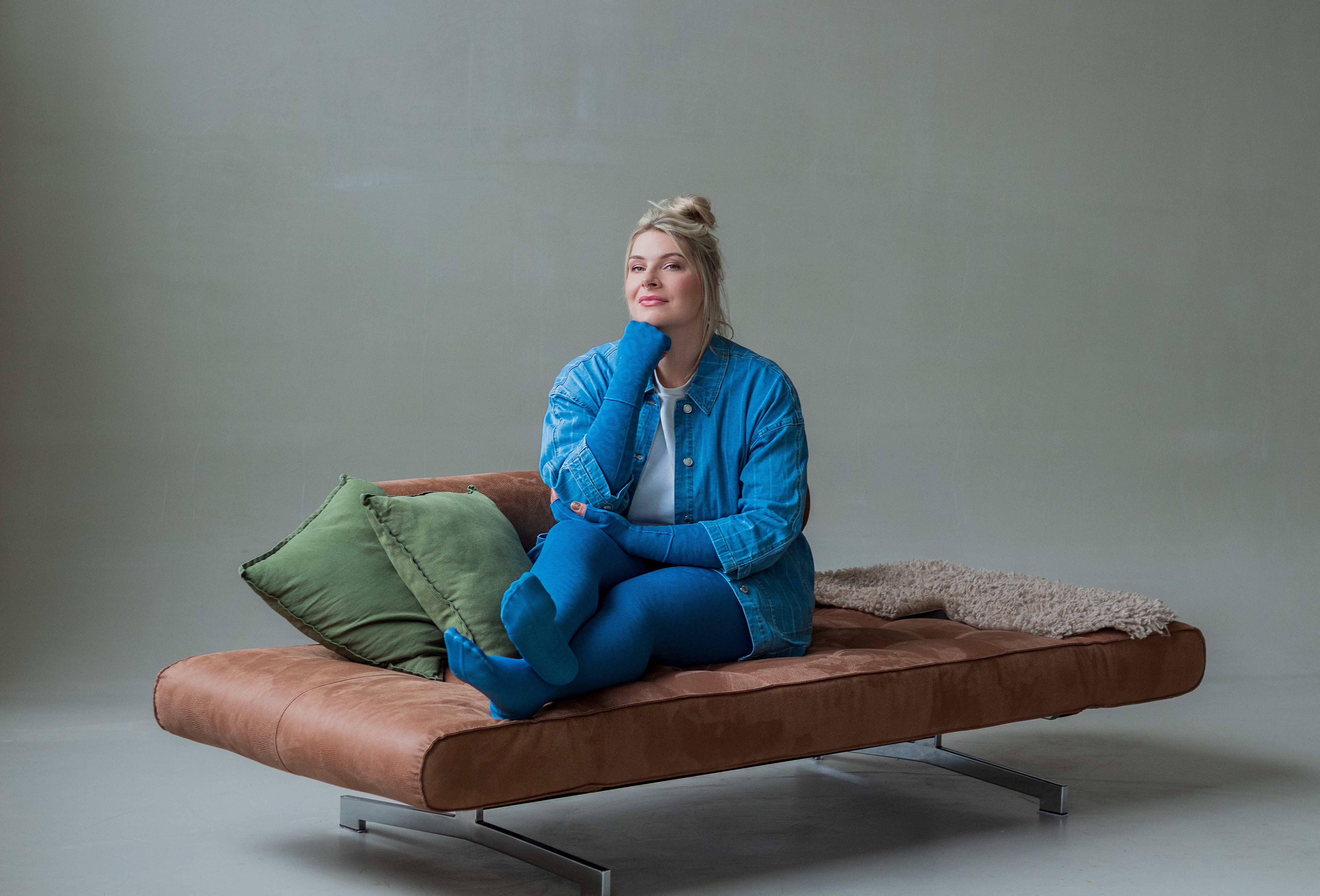 Caroline Sprott, Autorin und Lipödem-Betroffene, engagiert sich für Aufklärung und Austausch zur Erkrankung. Auf der OTWorld ist sie am Stand von medi präsent. 