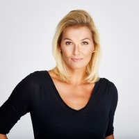 Franziska van Almsick, ehemalige Weltklasse-Schwimmerin, spricht auf der OTWorld am Stand von Bauerfeind über ihre Erfahrungen im Leistungssport. 