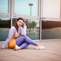 Vanessa Reins lebt mit Lipödem und nimmt erfolgreich an Triathlons - immer in medizinischer Kompression – teil. Sie ist am Stand von medi auf der OTWorld anzutreffen. 