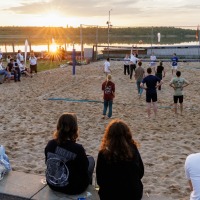 Branchennachwuchs beweist Teamgeist beim Volleyballturnier 